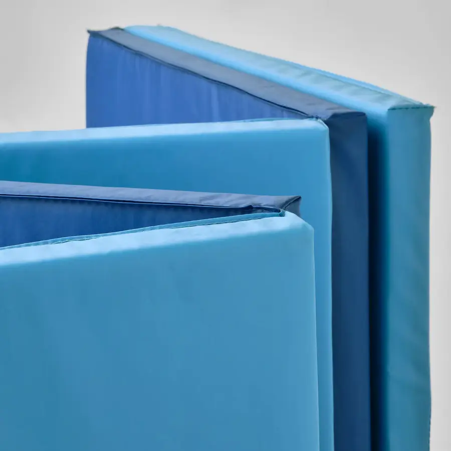 gymnastiekmat-opvouwbaar-blauw_opgevouwen.webp